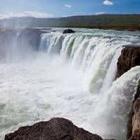 Globus Iceland Tour 2026 & 2027 | Small-Group Adventure